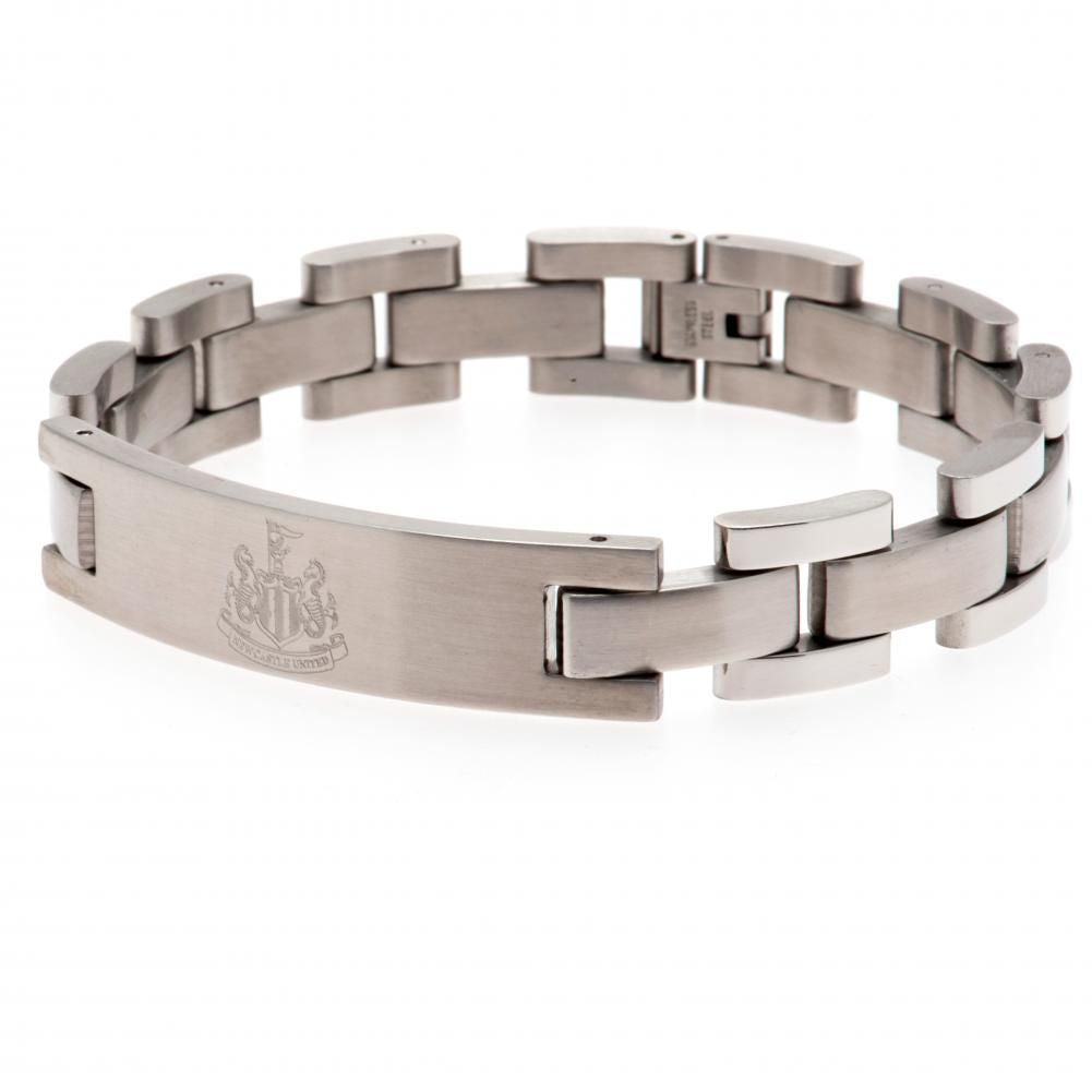 Classic design stainless steel link bracelet, Featuring a club crest engraved plate