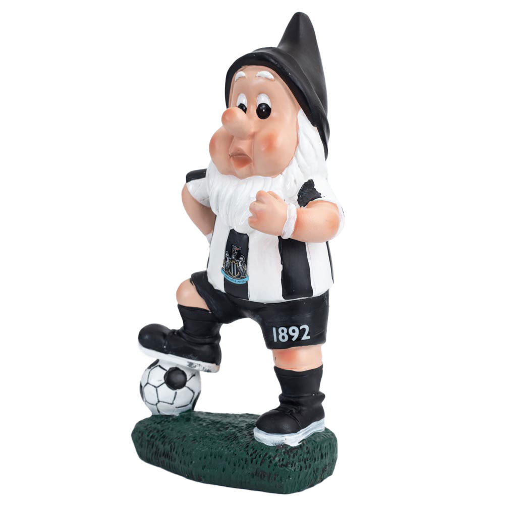 Resin garden gnome wearing classic home kit colours