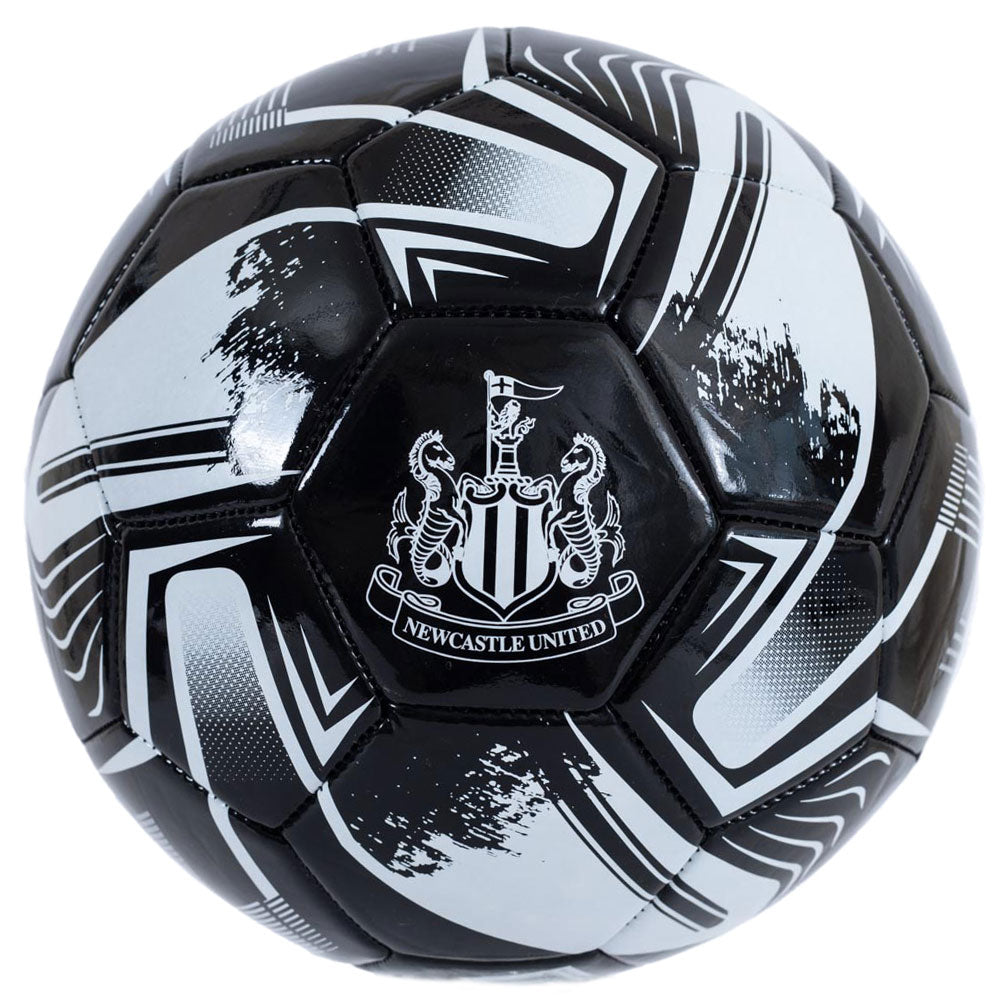 32 panel everyday PVC Football, Features white Newcastle crest on a turbine design ball