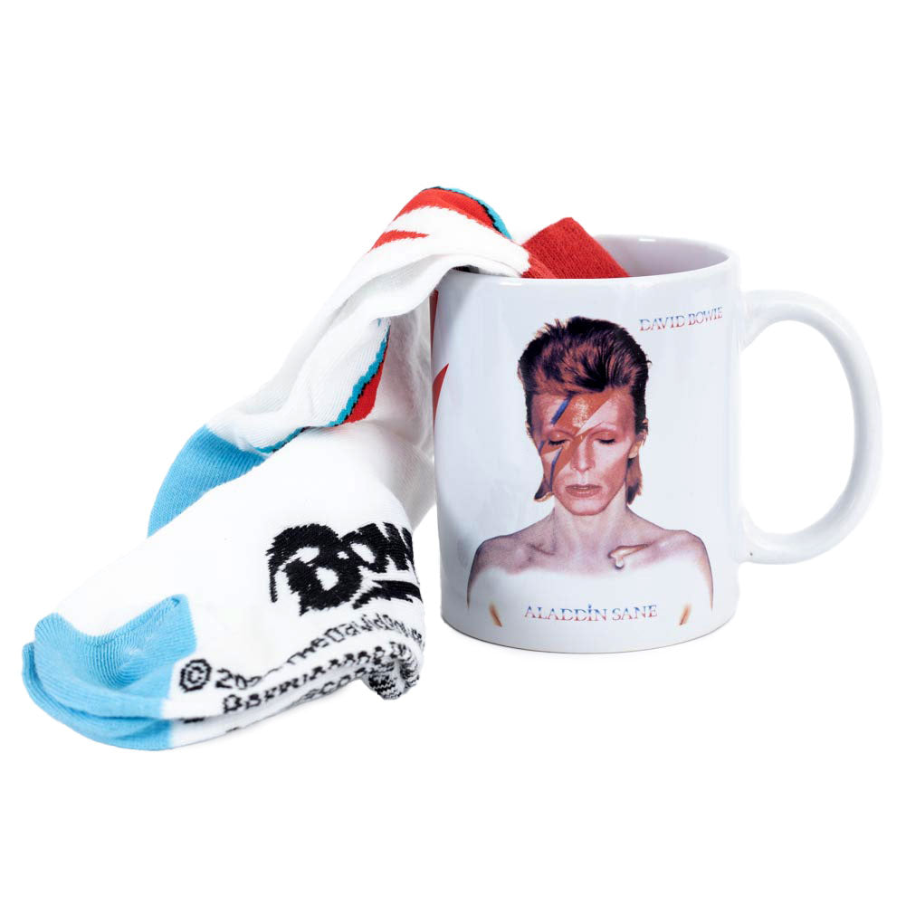 Classic mug and sock gift set