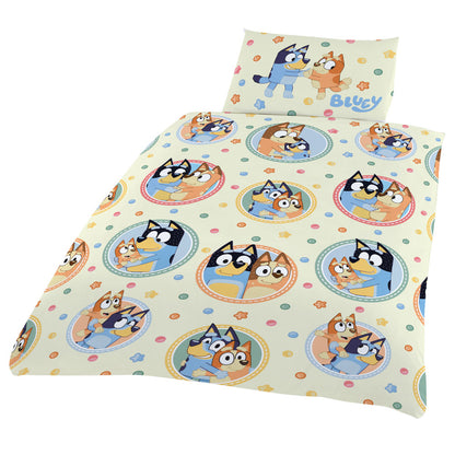 Bed linen set to fit junior, toddler and cot beds