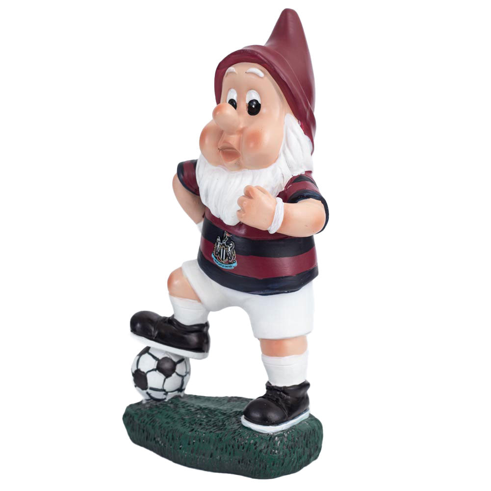 Resin garden gnome wearing 1996 Retro kit